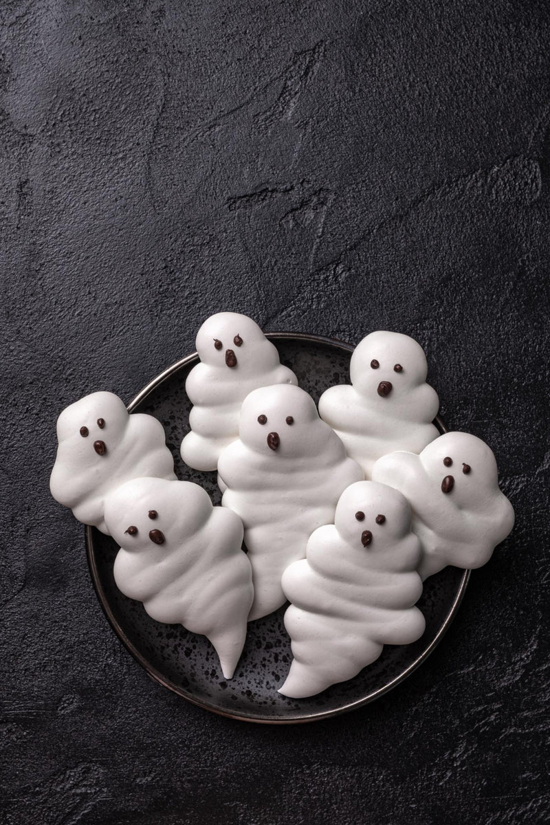 Aquafaba meringue ghosts