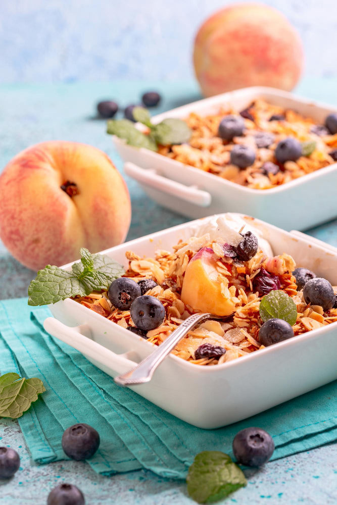 Baked oats with peach and cinnamon