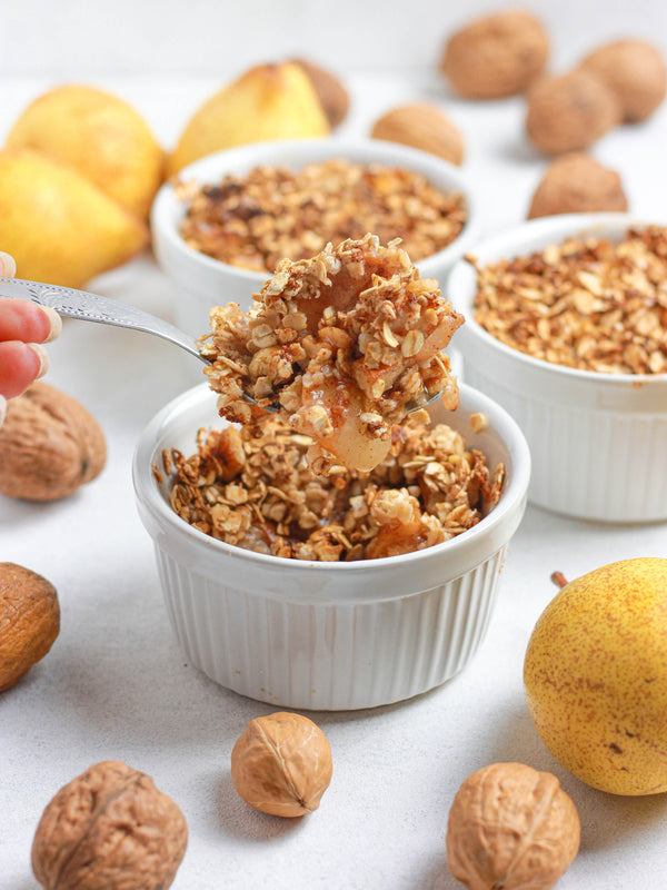 Pear crumble with flaxseed and walnuts