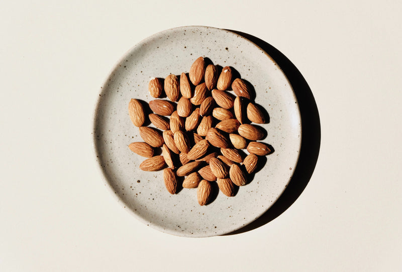 A handful of almonds a day will improve your gut health - New study