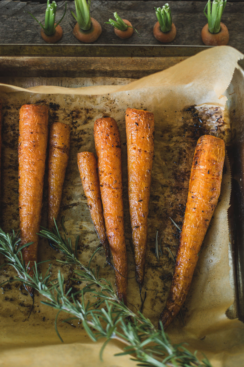 Roasted carrots with herbs and spices