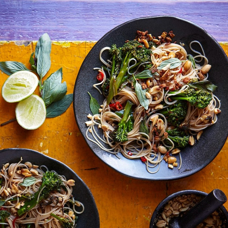 Authentic vegan Pad Thai sauce ready to use
